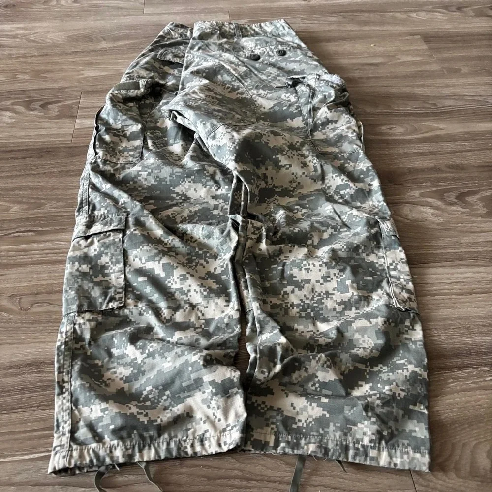 Vintage Y2K/2000s Baggy Military Camo Streetwear Skater Cargo Pants! 40x31